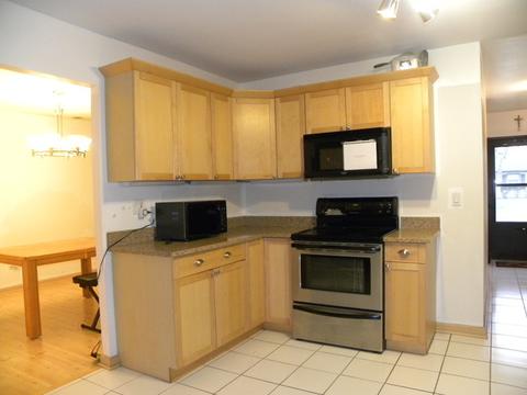 920 Pebble Dr, Wheeling, IL 60090 photo 4