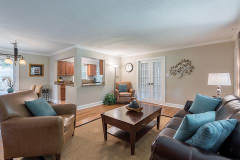 404 W Elm St, Wheaton, IL 60189 photo 4