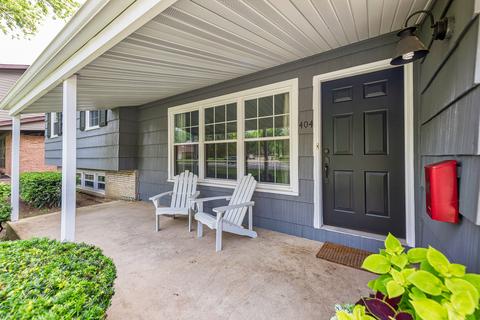 404 W Elm St, Wheaton, IL 60189 photo 2