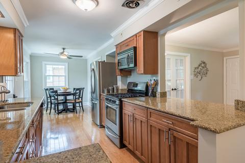 404 W Elm St, Wheaton, IL 60189 photo 9