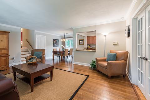 404 W Elm St, Wheaton, IL 60189 photo 3