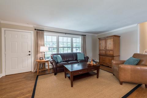 404 W Elm St, Wheaton, IL 60189 photo 5