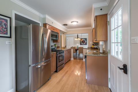 404 W Elm St, Wheaton, IL 60189 photo 10
