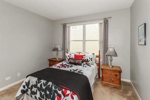 403 W Amberside Dr, Elgin, IL 60124 photo 21