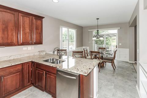 403 W Amberside Dr, Elgin, IL 60124 photo 4