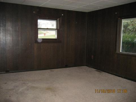 224 7th St, Peru, IL 61354 photo 3