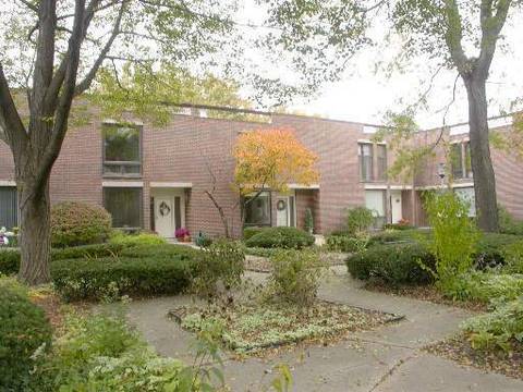 6 Birch Tree Ct, Elmhurst, IL 60126 photo 2