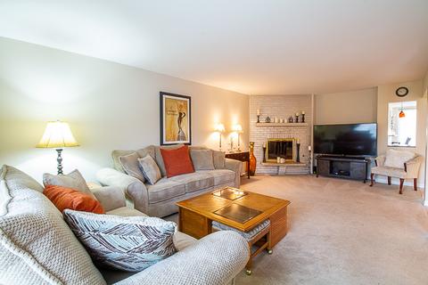 6 Birch Tree Ct, Elmhurst, IL 60126 photo 11