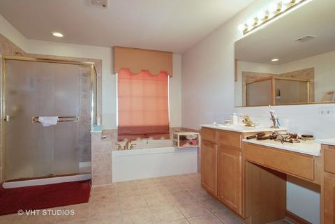 564 Meadowsedge Ln, Aurora, IL 60506 photo 7