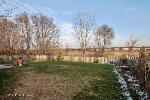 564 Meadowsedge Ln, Aurora, IL 60506 photo 11