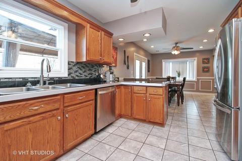 1989 W Bourbonnais St, Kankakee, IL 60901 photo 7