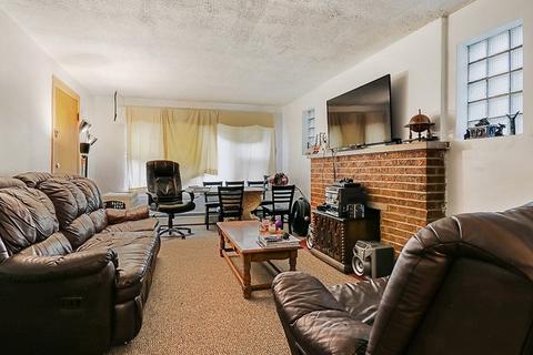 39 Mckinley Ave, Steger, IL 60475 photo 8