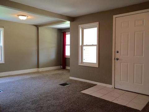 947 S 4th Ave, Kankakee, IL 60901 photo 3