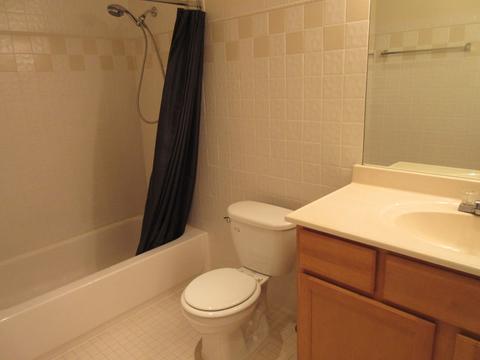 1896 Whitingham Ln, Hoffman Estates, IL 60169 photo 13