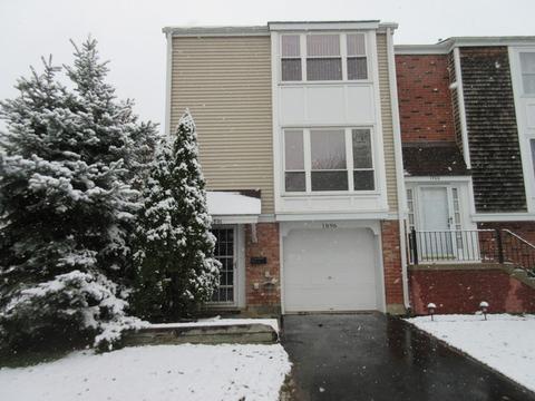 1896 Whitingham Ln, Hoffman Estates, IL 60169 photo 1