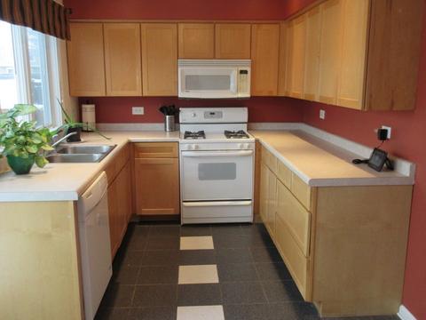 1896 Whitingham Ln, Hoffman Estates, IL 60169 photo 2