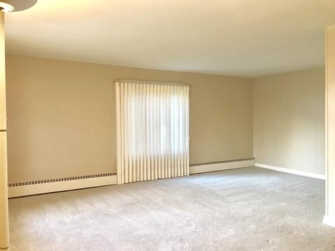 25 Lawrence Dr, Kankakee, IL 60901 photo 3
