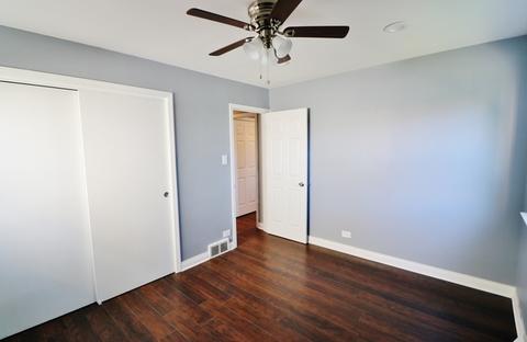 2462 E 74th Pl, Chicago, IL 60649 photo 12
