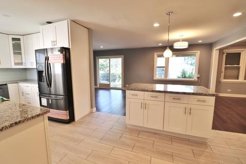 2462 E 74th Pl, Chicago, IL 60649 photo 6