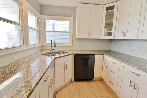 2462 E 74th Pl, Chicago, IL 60649 photo 4