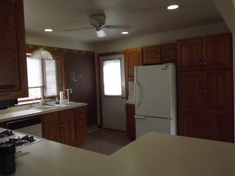 403 E 5th St, Gilman, IL 60938 photo 3