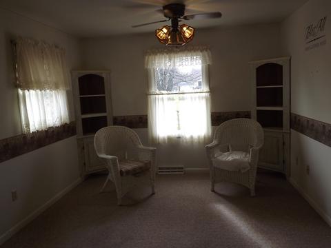 403 E 5th St, Gilman, IL 60938 photo 5