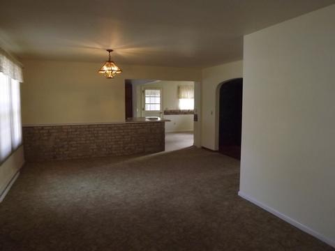 403 E 5th St, Gilman, IL 60938 photo 11