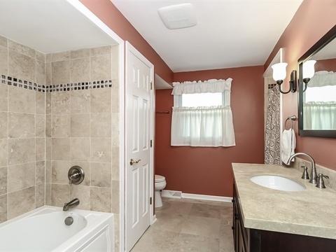 1207 Forest Dr, Elgin, IL 60123 photo 18