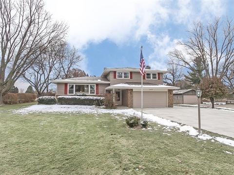 1207 Forest Dr, Elgin, IL 60123 photo 1