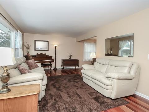 1207 Forest Dr, Elgin, IL 60123 photo 4