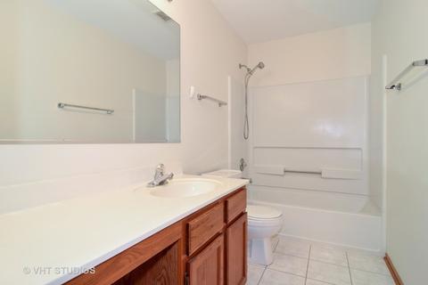 236 Norwich Dr, Bartlett, IL 60103 photo 12