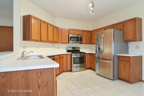 236 Norwich Dr, Bartlett, IL 60103 photo 3