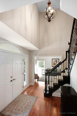 1416 Wendover Ln, Wheaton, IL 60187 photo 2