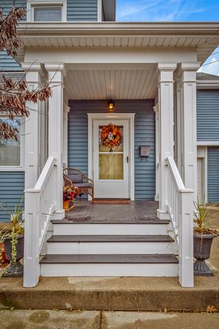 840 Prospect St, Elgin, IL 60120 photo 3