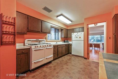 9325 Forestview Rd, Evanston, IL 60203 photo 4