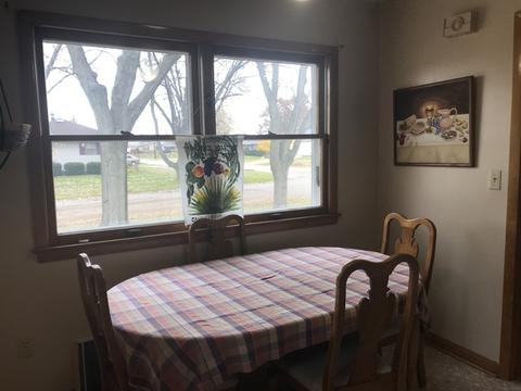 906 6th St, Harvard, IL 60033 photo 4