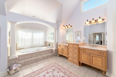1112 Golf Ln, Wheaton, IL 60189 photo 21