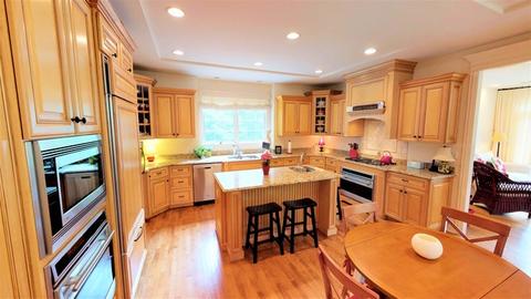 1112 Golf Ln, Wheaton, IL 60189 photo 4