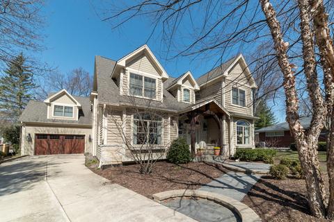 1112 Golf Ln, Wheaton, IL 60189 photo 1