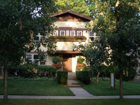 153 Barrypoint Rd, Riverside, IL 60546 photo 1