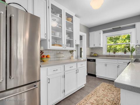 620 Pershing Ave, Wheaton, IL 60189 photo 4
