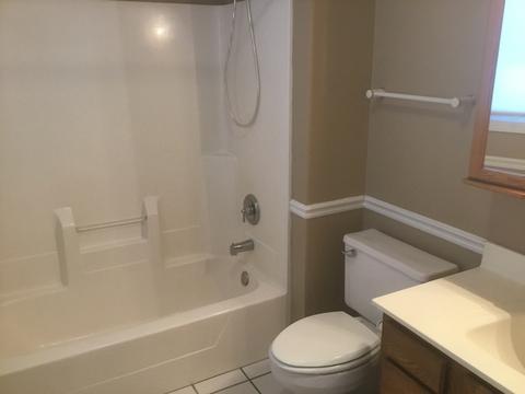 2412 Driftwood Dr, Holiday Hills, IL 60051 photo 10