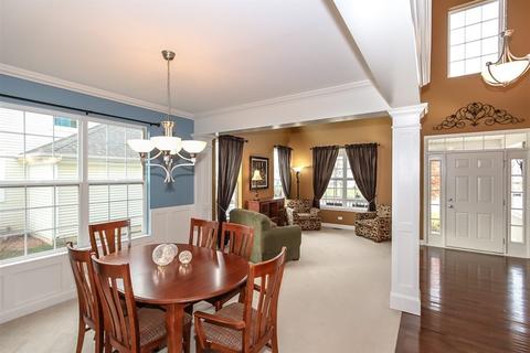 5901 Chatham Dr, Hoffman Estates, IL 60192 photo 6