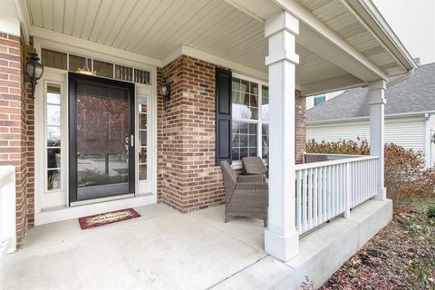 5901 Chatham Dr, Hoffman Estates, IL 60192 photo 2