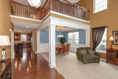 5901 Chatham Dr, Hoffman Estates, IL 60192 photo 3