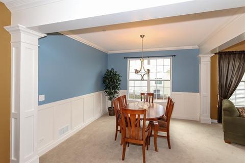 5901 Chatham Dr, Hoffman Estates, IL 60192 photo 7