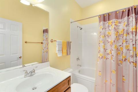 370 Broadmoor Ln, Bartlett, IL 60103 photo 15