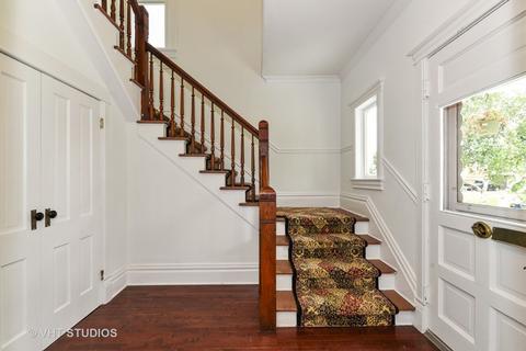 322 Perry St, Elgin, IL 60123 photo 2