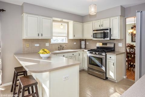 1913 Chestnut Grove Dr, Plainfield, IL 60586 photo 5