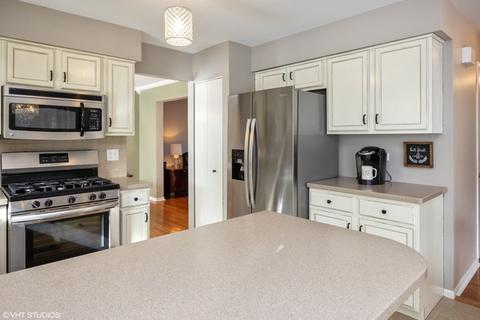 1913 Chestnut Grove Dr, Plainfield, IL 60586 photo 6